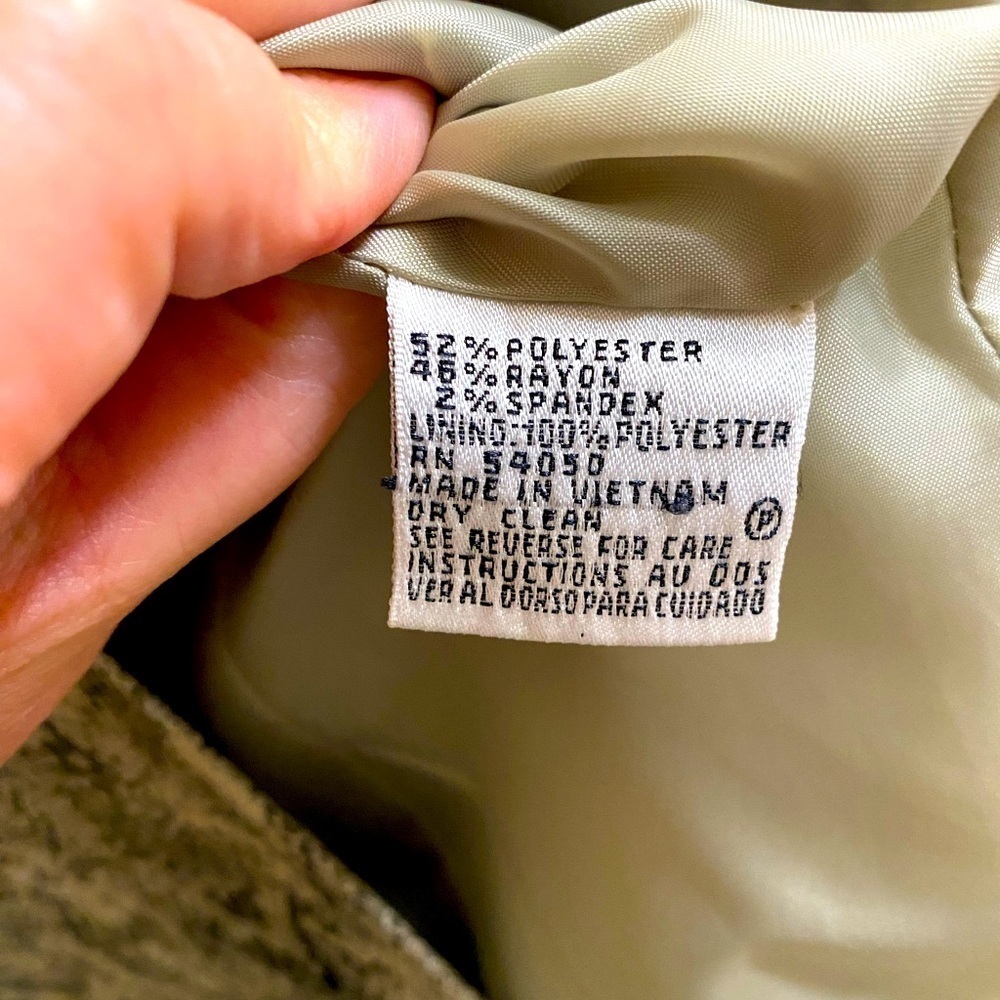 Le Suit Lace/Snakeskin Design Jacket with Matching Skirt Shimmery Tan & Black 18 - Picture 5 of 12